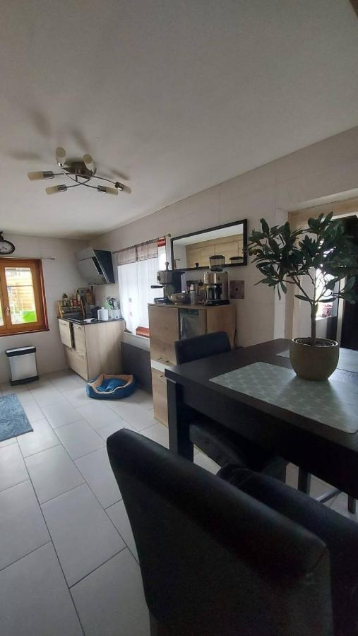 Petite Maison Sur La Colline Du Gibloux: 1Chambre,1 Salon Et Salle De Bain Prives Au Rez De Chausse, Piscine Exterieur Et Bbq , Le Châtelard-Montreux Eksteriør bilde
